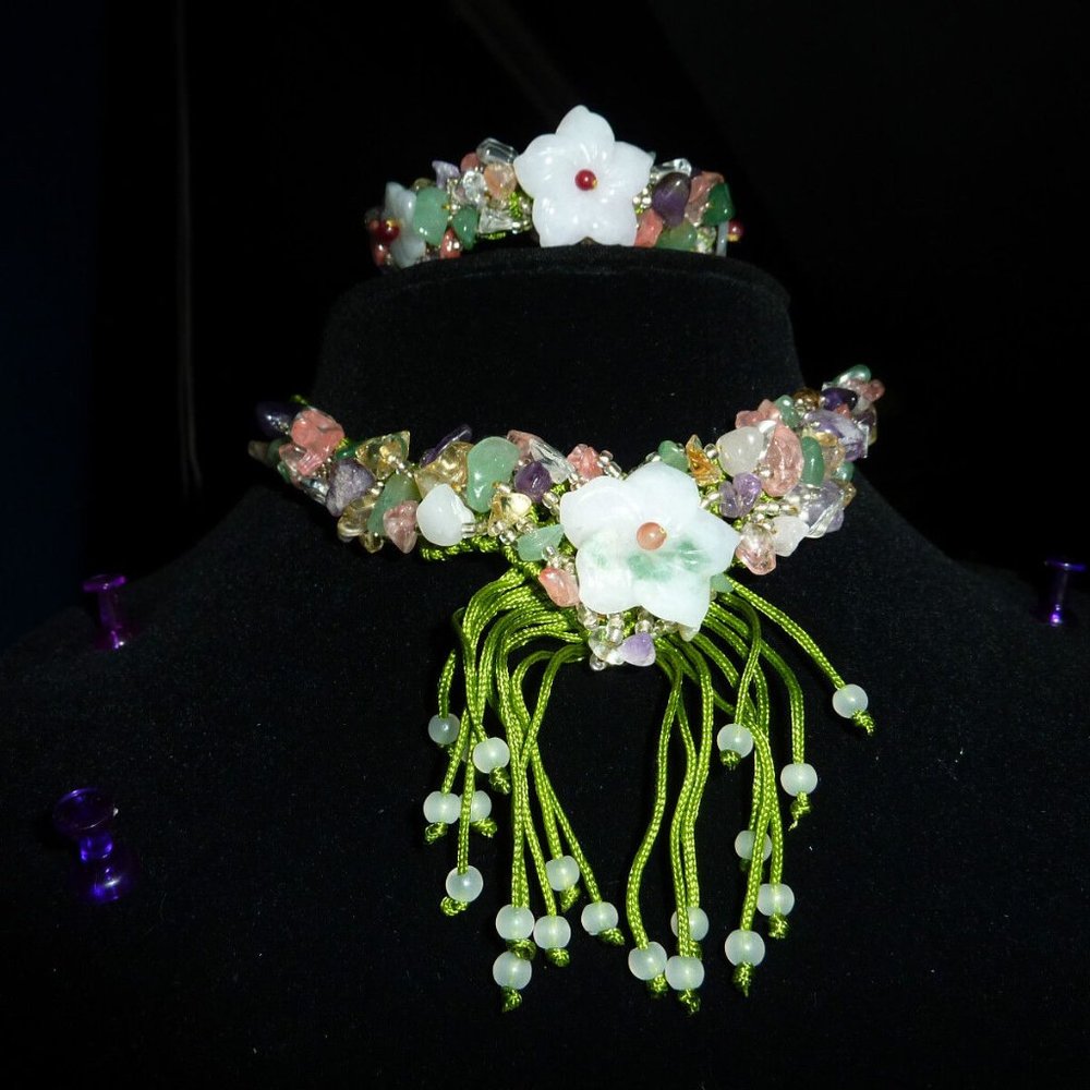 THE PYRAMID COLLECTION GARDEN OF JADE MULTI GEMSTONE NECKLACE & BRACELET MACRAME